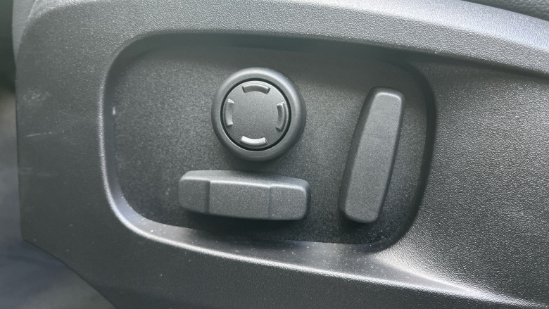 Jaguar F-Pace 3.0 D300 R-Dynamic SE Black 90th Anniv 5dr Auto Diesel Estate